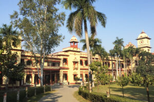 places to visit in Varanasi - banaras hindu university