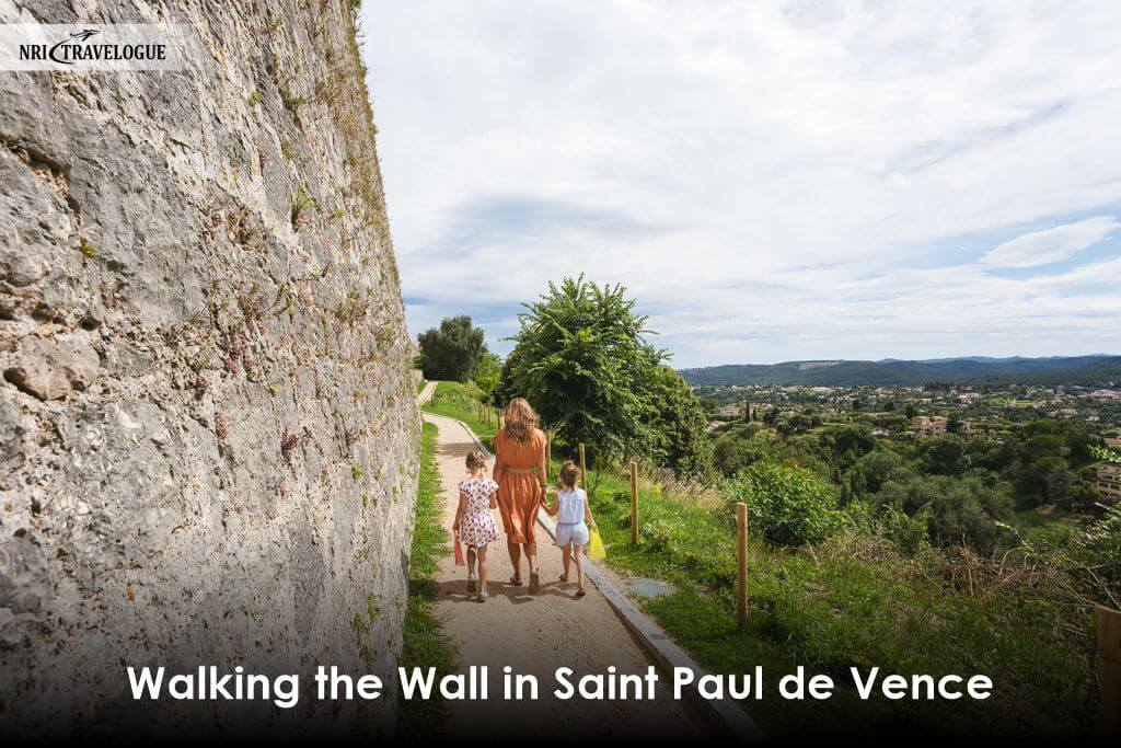 walking-the-Wall-in-Saint-Paul-de-Vence